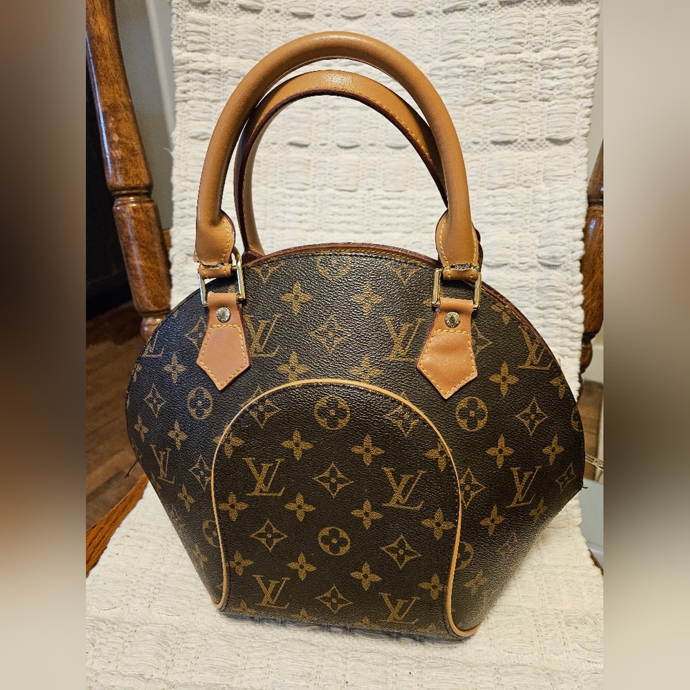 Louis Vuitton vintage monogram bag authentic